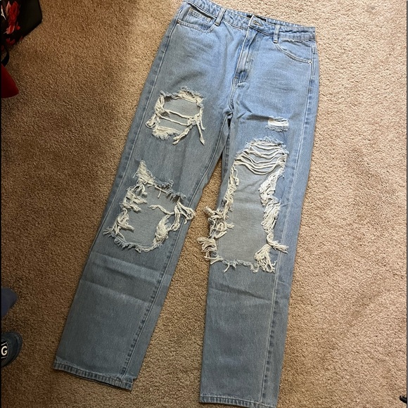 Missguided High waisted distressed boyfriend jeans - Picture 2 of 5